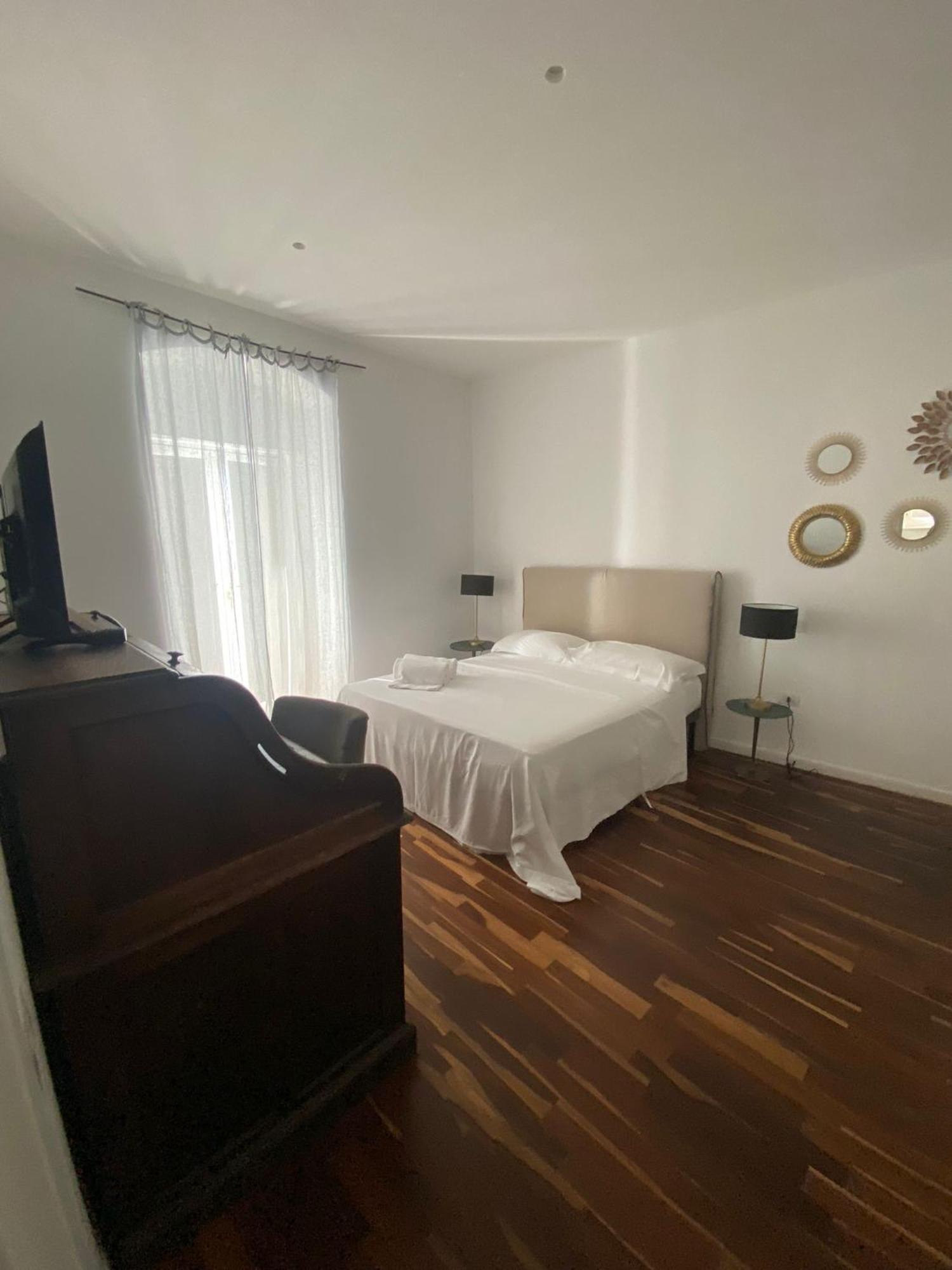 Angolo Del Poeta Suite Матера Екстериор снимка
